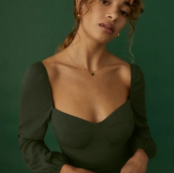 Reformation Mochi Dress in Fern Green - Picture 2 of 9